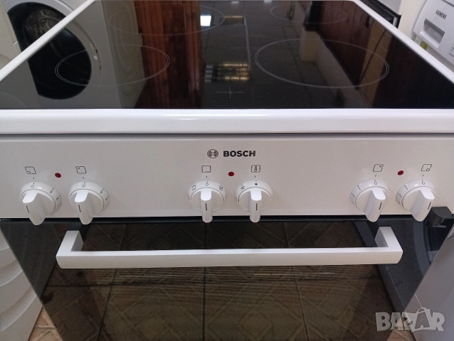 Като нова свободно стояща печка с керамичен плот Бош Bosch с две години гаранция!, снимка 8 - Печки, фурни - 52659783