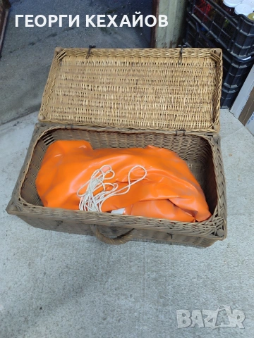 голям плетен куфар в много добро състояние и кръгла маса, снимка 6 - Антикварни и старинни предмети - 53299459