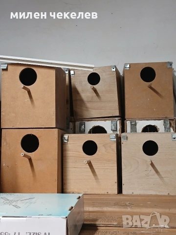 кутии за папагали и клетки развъдни