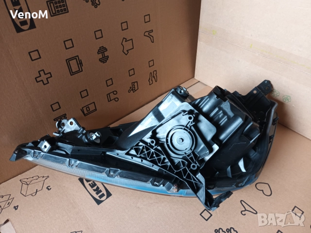 Хонда джаз 2009 десен фар +бонус радио с код карта, снимка 7 - Части - 52341276