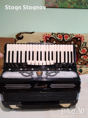 Акордеон Скандали 120баса, снимка 5 - Акордеони - 53933705