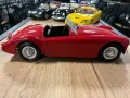 Чисто нова метална колекционерска количка МG A TWIN CAM CABRIO 1:18, снимка 2