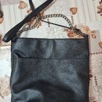 Черна кожена чанта тип торба, снимка 1 - Чанти - 45571166