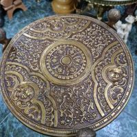 Уникална много стара антикварна френска масичка от плътен бронз , снимка 3 - Антикварни и старинни предмети - 45838950