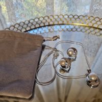 нов луксозен сребърен комплект колие с перлена висулка и обеци, снимка 1 - Колиета, медальони, синджири - 45322810