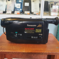Видеокамера Panasonic NV-A1EN Пълен комплект. Със всички принадлежности които са снимани., снимка 4 - Камери - 44972921