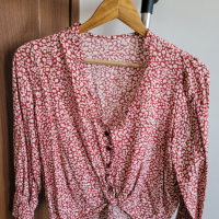 Дамска блуза с флорални мотиви, снимка 1 - Блузи с дълъг ръкав и пуловери - 44954155