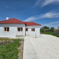 Къща в село Дропла, област Добрич , снимка 3 - Къщи - 45880554