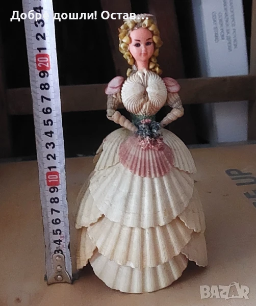 Кукла, декорация от големи миди 23 см. висока, снимка 1