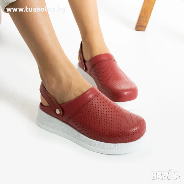 Професионално червено работно сабо с каишка | Марка Tuasolea, снимка 1