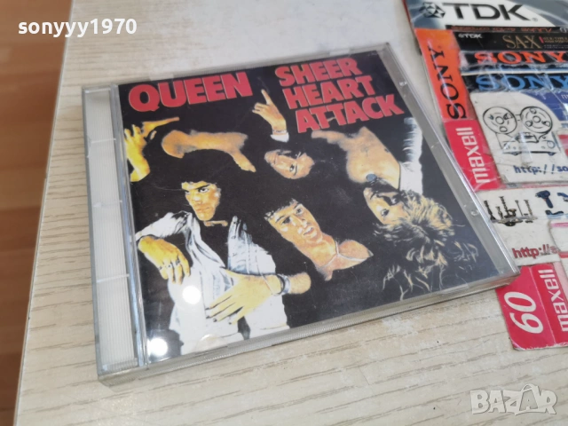 QUEEN CD 0403261619H2E6R, снимка 16 - CD дискове - 53709224