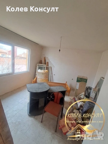 Етаж от къща с таванско помещение град Хасково,кв.Куба, снимка 18 - Етаж от къща - 53905458