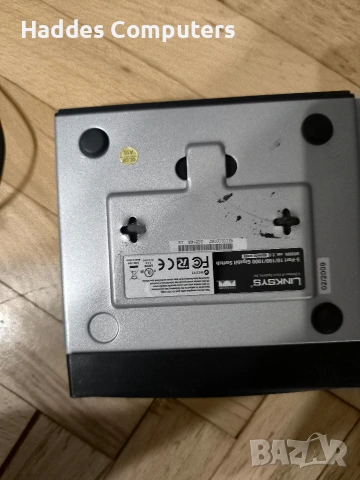 Linksys (Cisco) SD2005 5-Port 10/100/1000 Gigabit Switch, снимка 5 - Суичове - 53891666