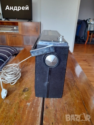 Старо радио,радиоприемник VEF Spidola 231, снимка 5 - Антикварни и старинни предмети - 53988217