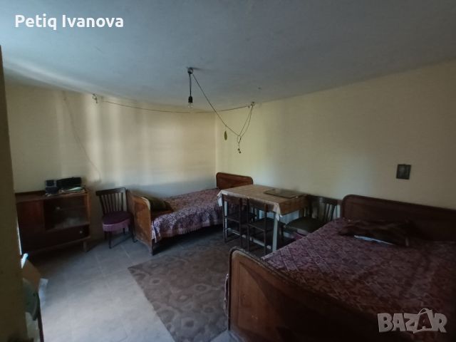 Продавам 2 къщи с двор 1270кв.м в с. Девенци община Червен бряг, снимка 10 - Къщи - 45485099