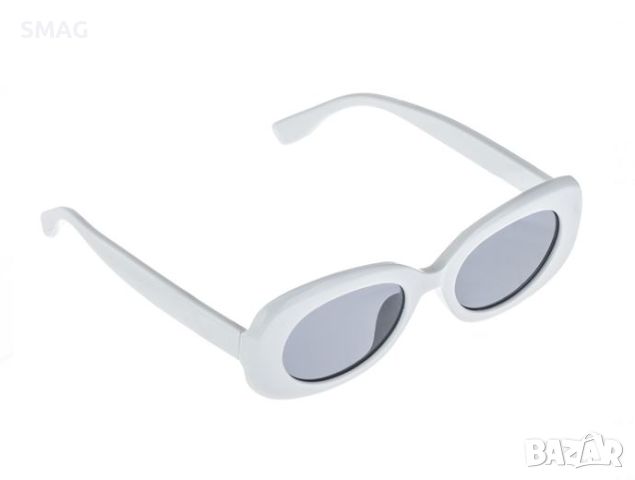 Дамски Слънчеви очила правоъгълна бяла рамка тъмни стъкла, снимка 1 - Слънчеви и диоптрични очила - 45975210