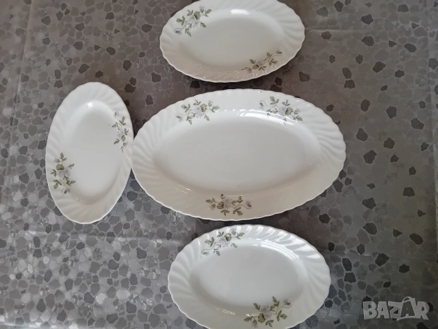 Плато от порцелан и три чинии, производство на завод Китка, снимка 2 - Антикварни и старинни предмети - 53880762