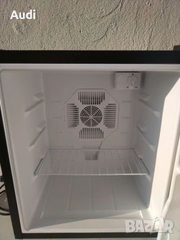 Мини бар / мини хладилник с терморегулатор  Обем: 40 литра Охлажда храна и напитки с температура до , снимка 9 - Хладилници - 45710400
