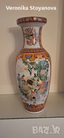 Голяма порцеланова ваза