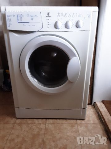 Продавам комбинирана пералня със сушилня Индезит WIDXL126 , снимка 1 - Перални - 45570018