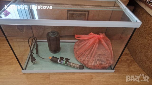 Аквариум 41литра с керамика,нагревател и гъба, снимка 1 - Аквариуми - 45099053