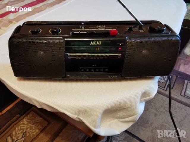 Радиокасетофон AKAI AJ-208 3 Band Stereo Radio, снимка 1 - Радиокасетофони, транзистори - 46406228