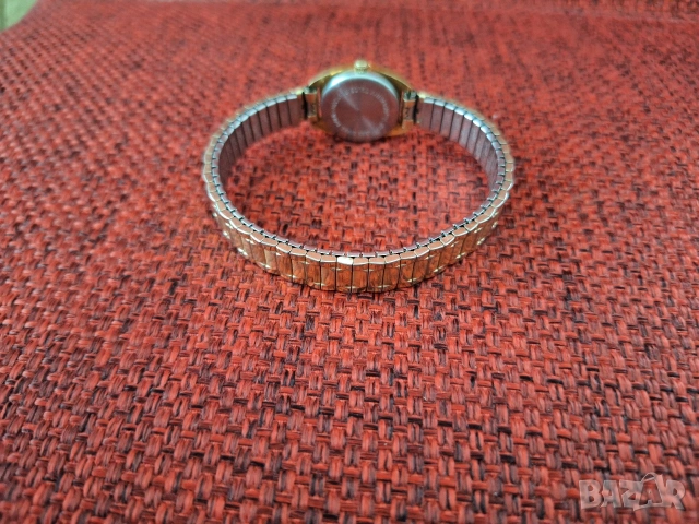 Позлатен дамки винтидж часовник GÜTHRA, снимка 4 - Дамски - 54014439