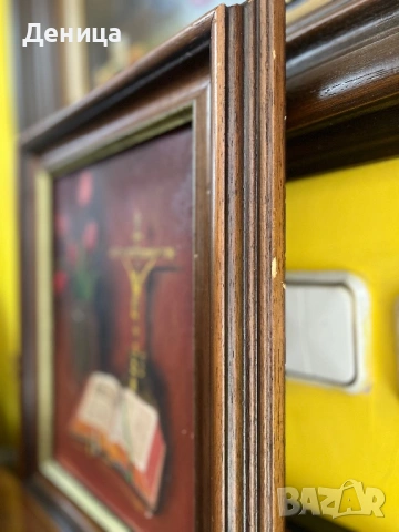 Маслена картина  Маслени бои и платно  Разтворена Библия, разпятие и съд  с червени лалета на червен, снимка 7 - Картини - 54073579