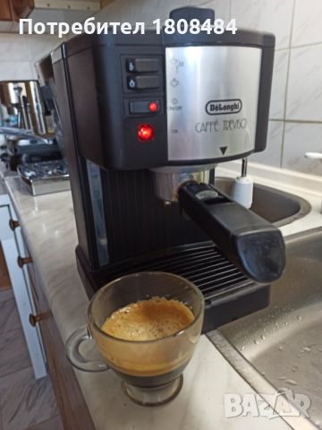 Кафемашина Делонги Тревизо с ръкохватка с крема диск, работи отлично и прави хубаво кафе с каймак , снимка 3 - Кафемашини - 46448969