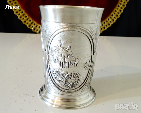 Калаена чаша за вино,ракия,релефни селски картини. , снимка 4 - Антикварни и старинни предмети - 53773102