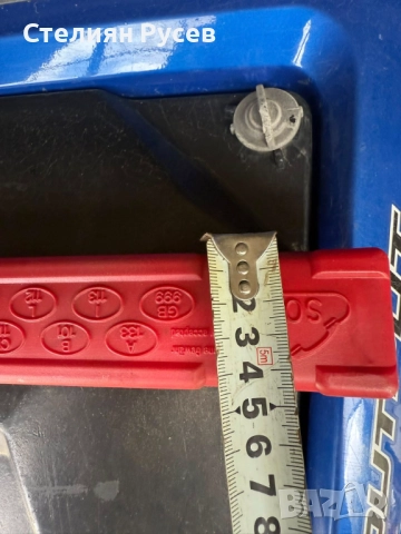 оригинален авариен триъгълник за mercedes CLK 2008 -цена 15лв или 7,67 евро от  clk kabrio 2008г от , снимка 4 - Аксесоари и консумативи - 51857923