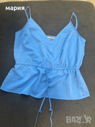 Нов топ Tommy Hilfiger L