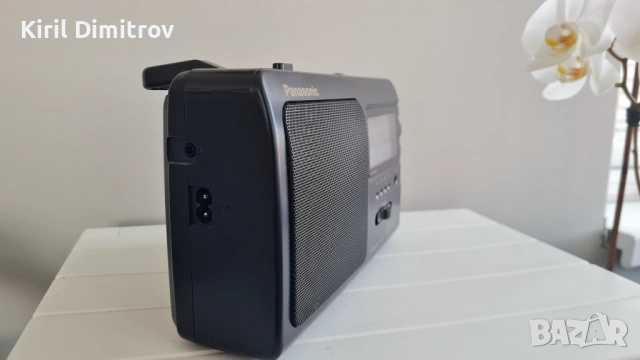 Panasonic RF-3500 – класическо преносимо радио, снимка 8 - Радиокасетофони, транзистори - 53845251