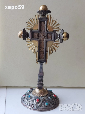 Стар настолен кръст,материал(сребро) сачан 