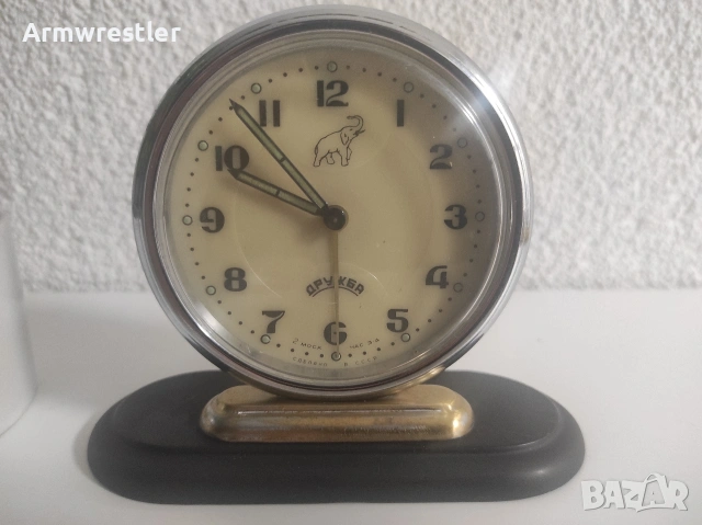 Руски Механичен Часовник с Будилник Дружба СССР, снимка 2 - Антикварни и старинни предмети - 54001171