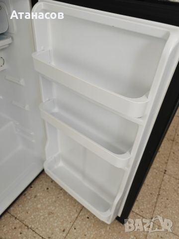 Хладилник ариели 93 литра Arielli малък хладилник с камера в черно,сиво и бяло , снимка 7 - Хладилници - 45745917