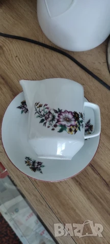 Каничка за мляко* Чинийка* Бг порцелан* " Китка" Цената е за двете, снимка 6 - Сервизи - 51099826