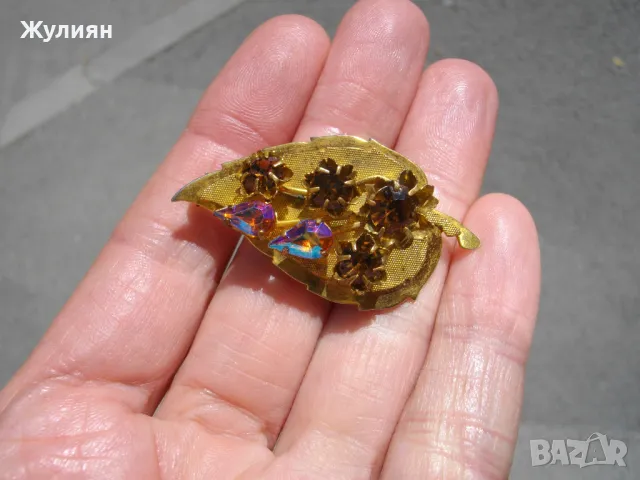 СТАРА ПОЗЛАТЕНА БРОШКА, снимка 2 - Антикварни и старинни предмети - 50139582