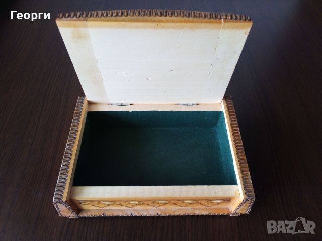 Дървена кутия, снимка 7 - Антикварни и старинни предмети - 46467892