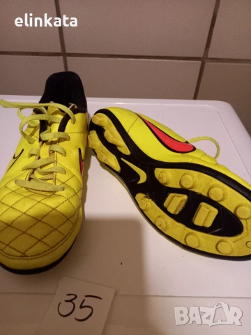 Бутонки Nike, номер 35, снимка 2 - Детски маратонки - 53151696