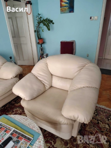 Продавам гарнитура от Италианска напа запазено, снимка 3 - Дивани и мека мебел - 54111958