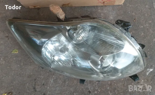 десен фар Toyota Auris