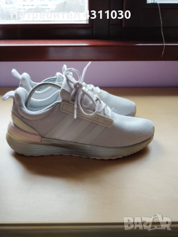 Маратонки Adidas 41 1/3, снимка 3 - Маратонки - 53807758