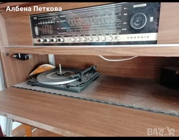 Музикален шкаф Grundig с грамофон , снимка 3 - Шкафове - 46965277