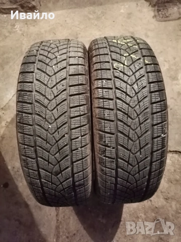 Продавам 2 броя зимни гуми 215.60.17 на 1 сезон дот 2019 Goodyear 