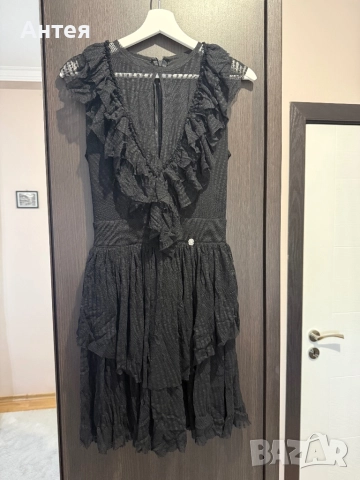 Продавам къса черна рокля