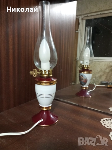 Красива порцеланова нощна лампа, снимка 2 - Антикварни и старинни предмети - 52512515