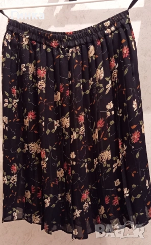 Красива плисирана пола