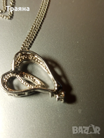 Чисто нов дамски стилен медальон с висулка сърце , снимка 2 - Колиета, медальони, синджири - 52996700
