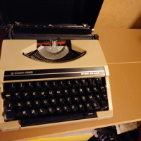 Пишеща машина, снимка 1 - Друго - 44969457